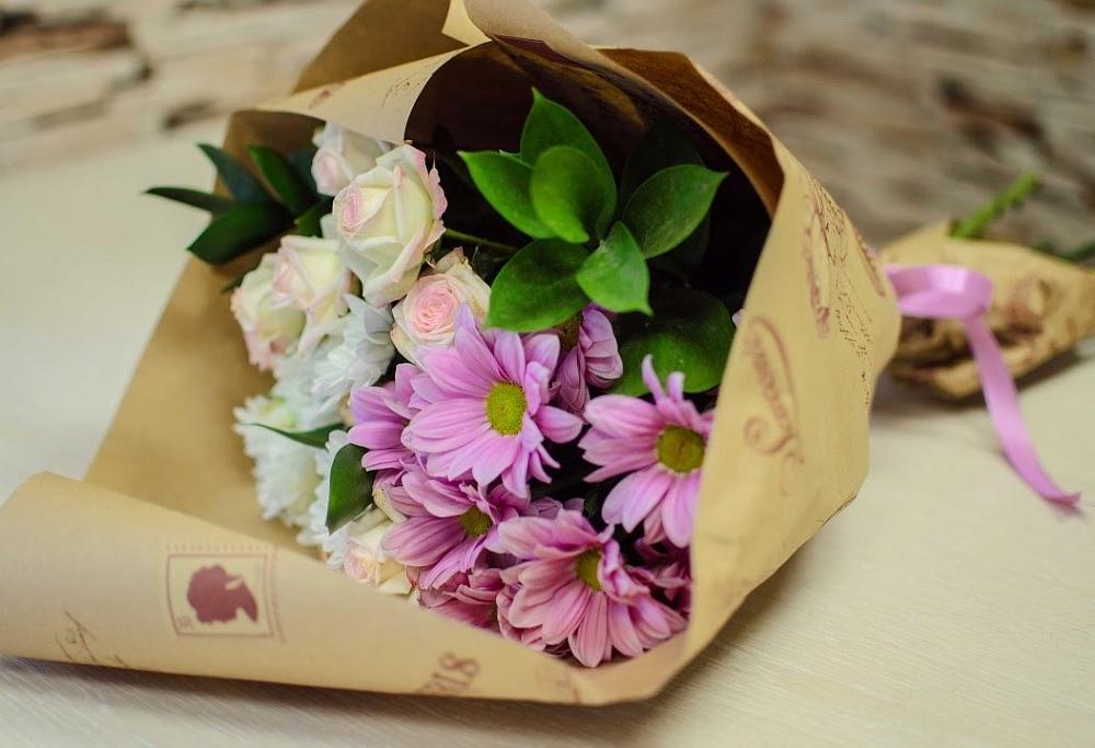 Букет цветов из: Розы и Хризантемы в Рождественской Хаве