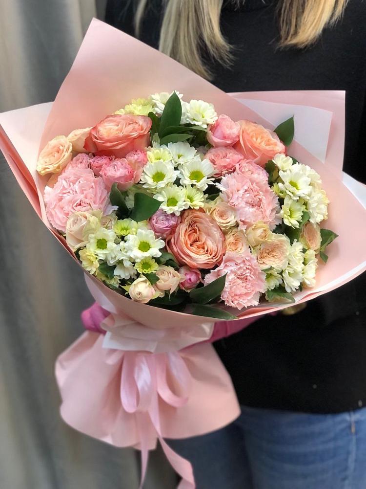 Букет цветов из: Гвоздики, Розы и Хризантемы в Рождественской Хаве