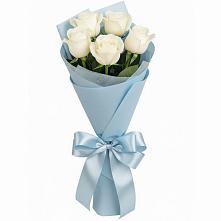 Букет 5 Белых роз Проуд в Рождественской Хаве