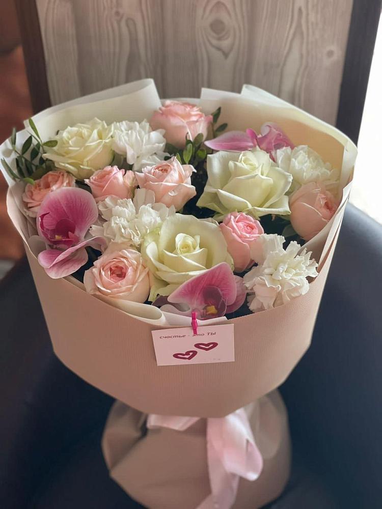 Букет цветов из: Орхидеи, Розы и Гвоздики в Рождественской Хаве