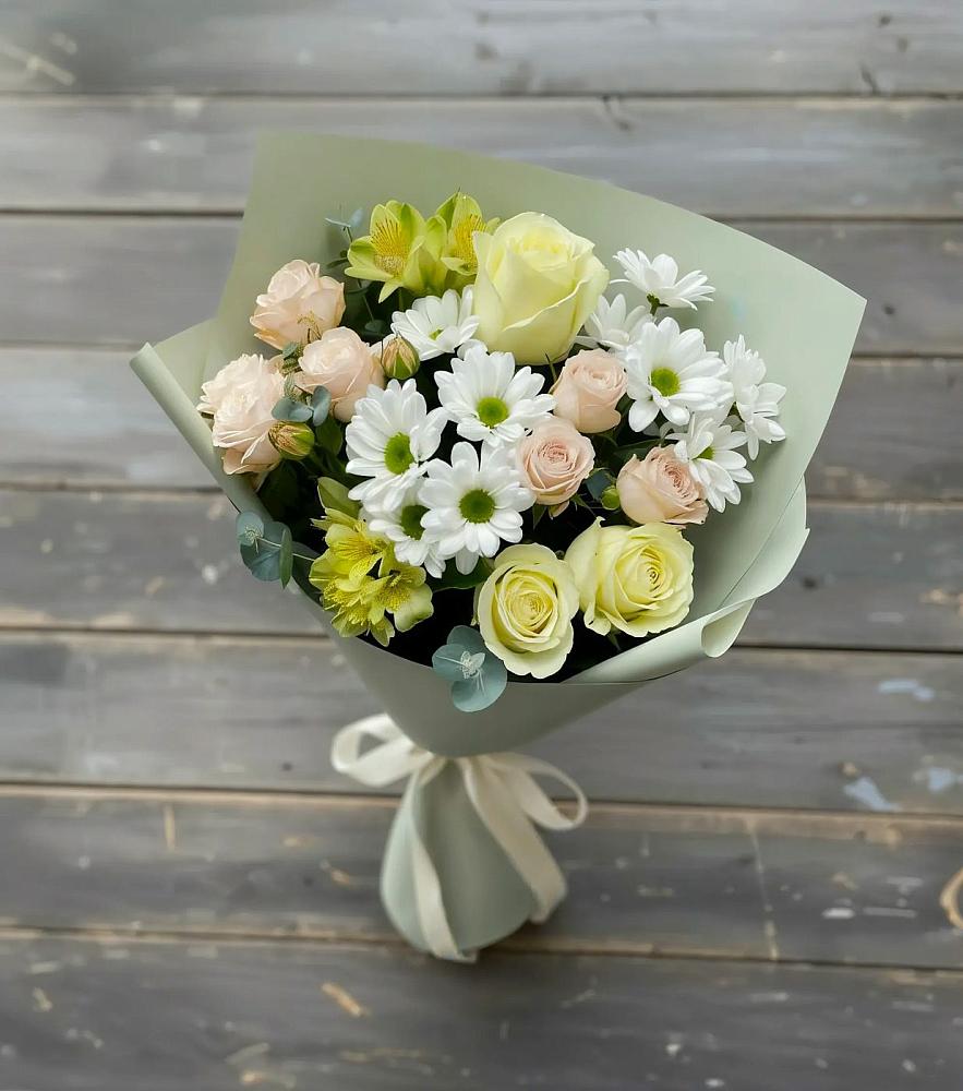 Букет цветов из: Альстромерии, Розы и Хризантемы в Рождественской Хаве