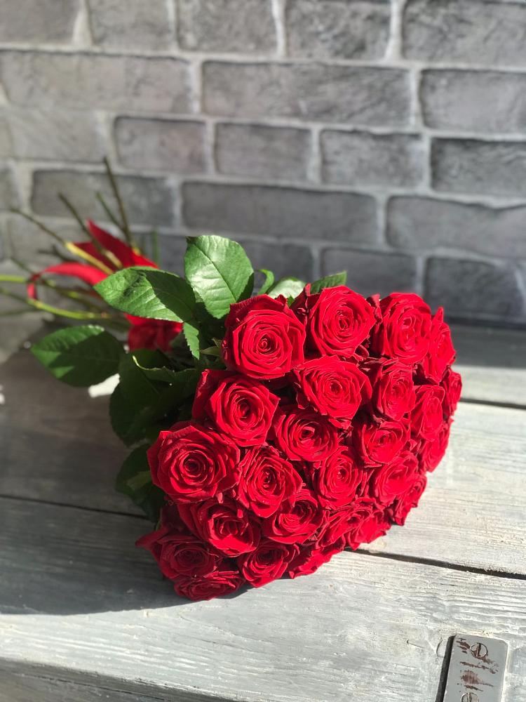 Букет Красные розы Фридом в Рождественской Хаве