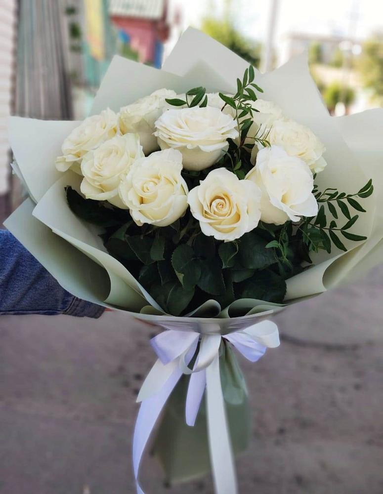 Букет Белые розы Проуд в Рождественской Хаве