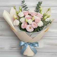 Букет цветов из:  Лизиантусы в Рождественской Хаве