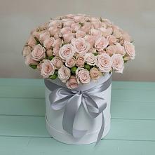 Цветочная композиция из Розы в шляпной коробке в Рождественской Хаве