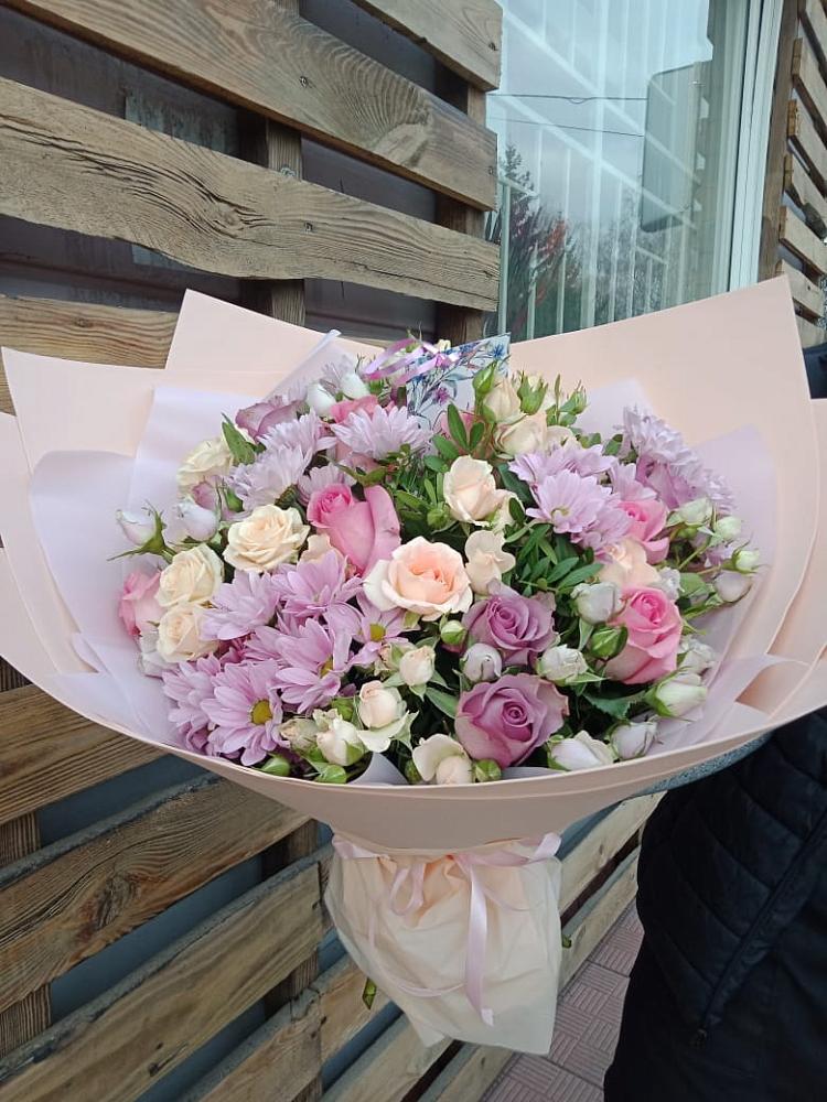 Букет цветов из: Розы и Хризантемы в Рождественской Хаве