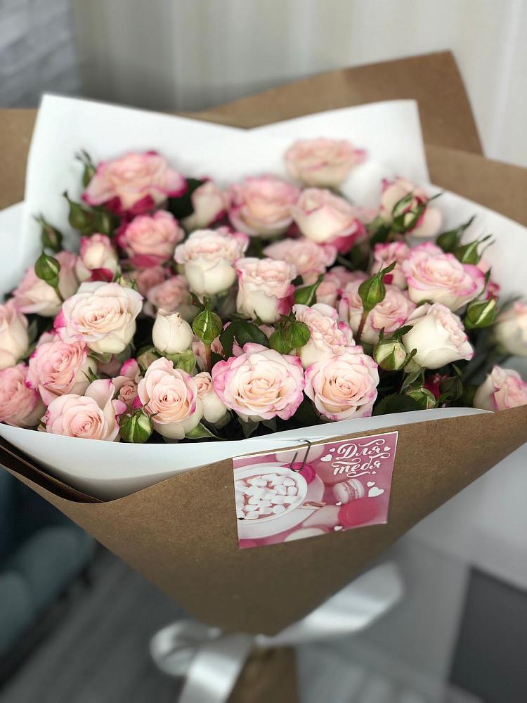 Букет цветов из: Розы в Рождественской Хаве