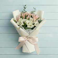 Букет цветов из:  Альстромерии в Рождественской Хаве