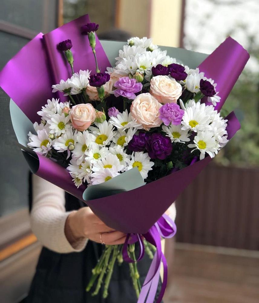 Букет цветов из: Хризантемы, Гвоздики и Розы в Рождественской Хаве