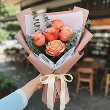 Букет цветов из:  Розы в Рождественской Хаве