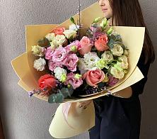 Букет цветов из:  Розы, Лизиантусы и Гвоздики #REPLACE_PRED# Рождественской Хаве