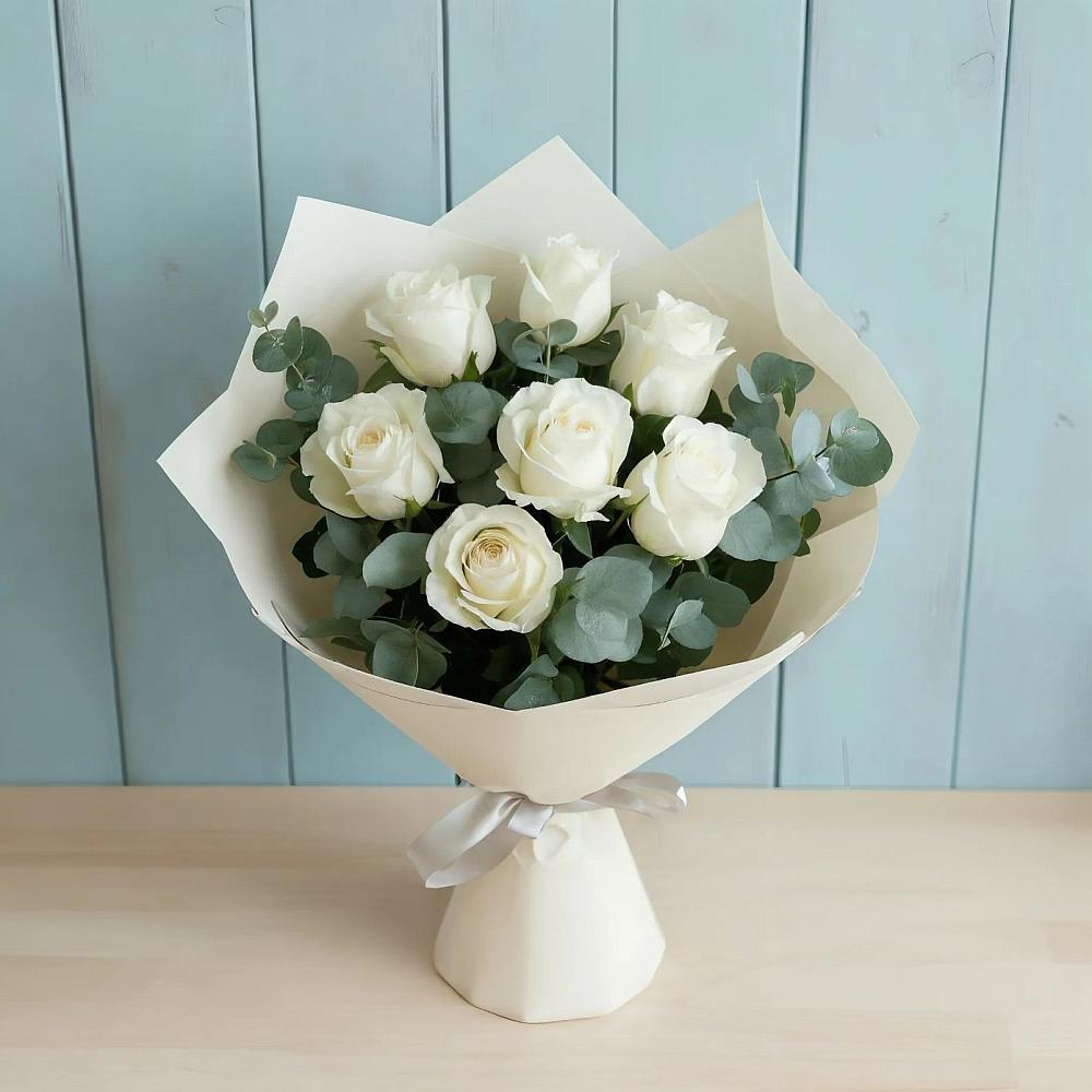 Букет Белые розы в Эвкалипте в Рождественской Хаве