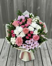 Букет цветов из:  Альстромерии, Гвоздики, Розы и Хризантемы в Рождественской Хаве