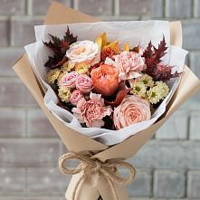 Букет цветов из:  Гвоздики, Хризантемы и Розы в Рождественской Хаве