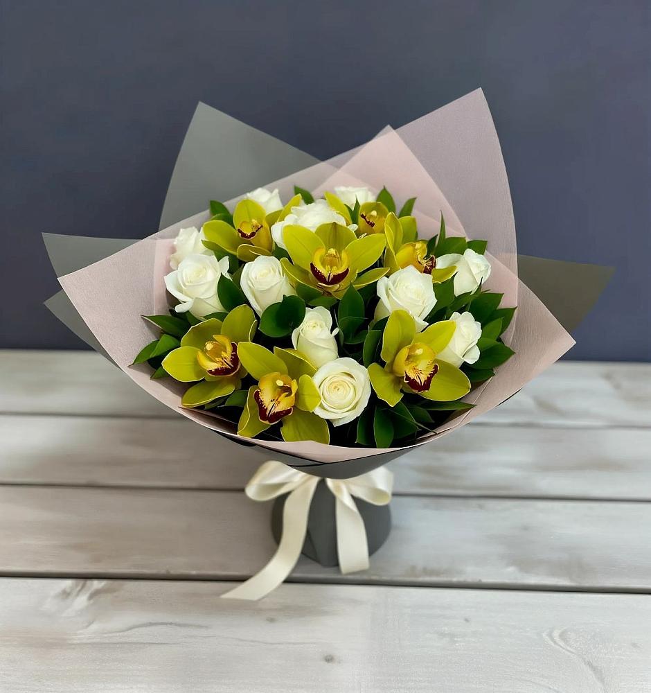 Букет цветов из: Орхидеи и Розы в Рождественской Хаве