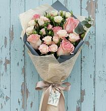Букет цветов из:  Розы в Рождественской Хаве