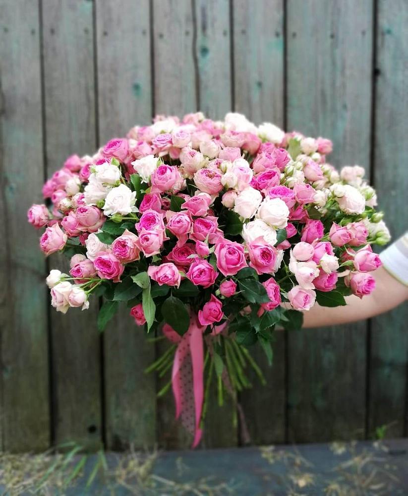 Букет Розовые кустовые розы Натали и Лав Лидия в Рождественской Хаве