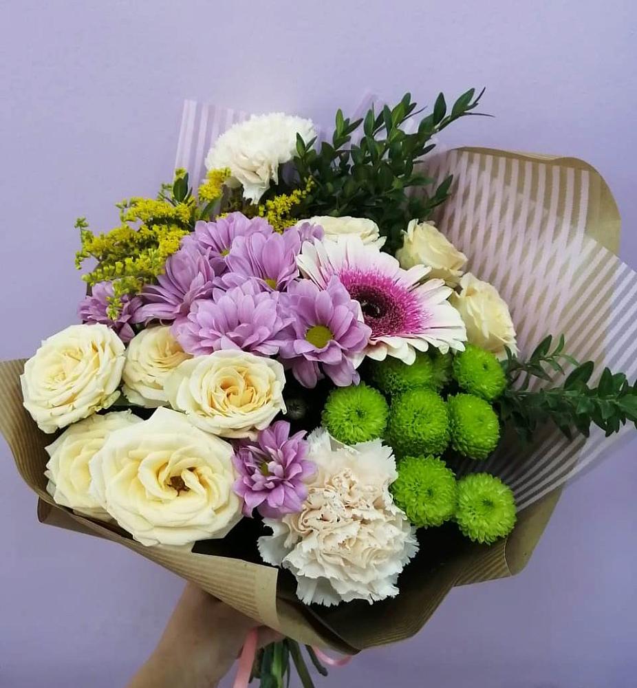 Букет цветов из: Хризантемы, Розы, Гвоздики и Герберы в Рождественской Хаве