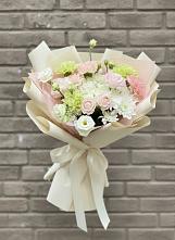 Букет цветов из:  Гвоздики, Розы, Лизиантусы и Хризантемы в Рождественской Хаве