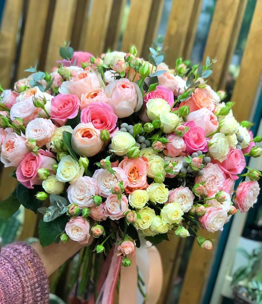 Букет цветов из: Розы в Рождественской Хаве