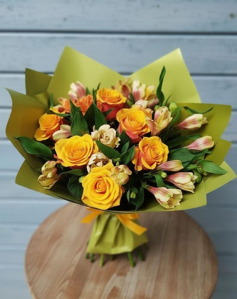 Букет цветов из: Альстромерии и Розы в Рождественской Хаве