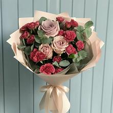 Букет цветов из:  Гвоздики и Розы в Рождественской Хаве