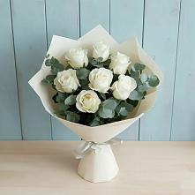 Букет Белые розы в Эвкалипте в Рождественской Хаве