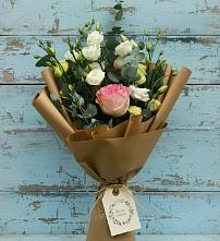 Букет цветов из:  Розы и Лизиантусы #REPLACE_PRED# Рождественской Хаве