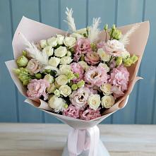 Букет цветов из:  Альстромерии и Розы в Рождественской Хаве