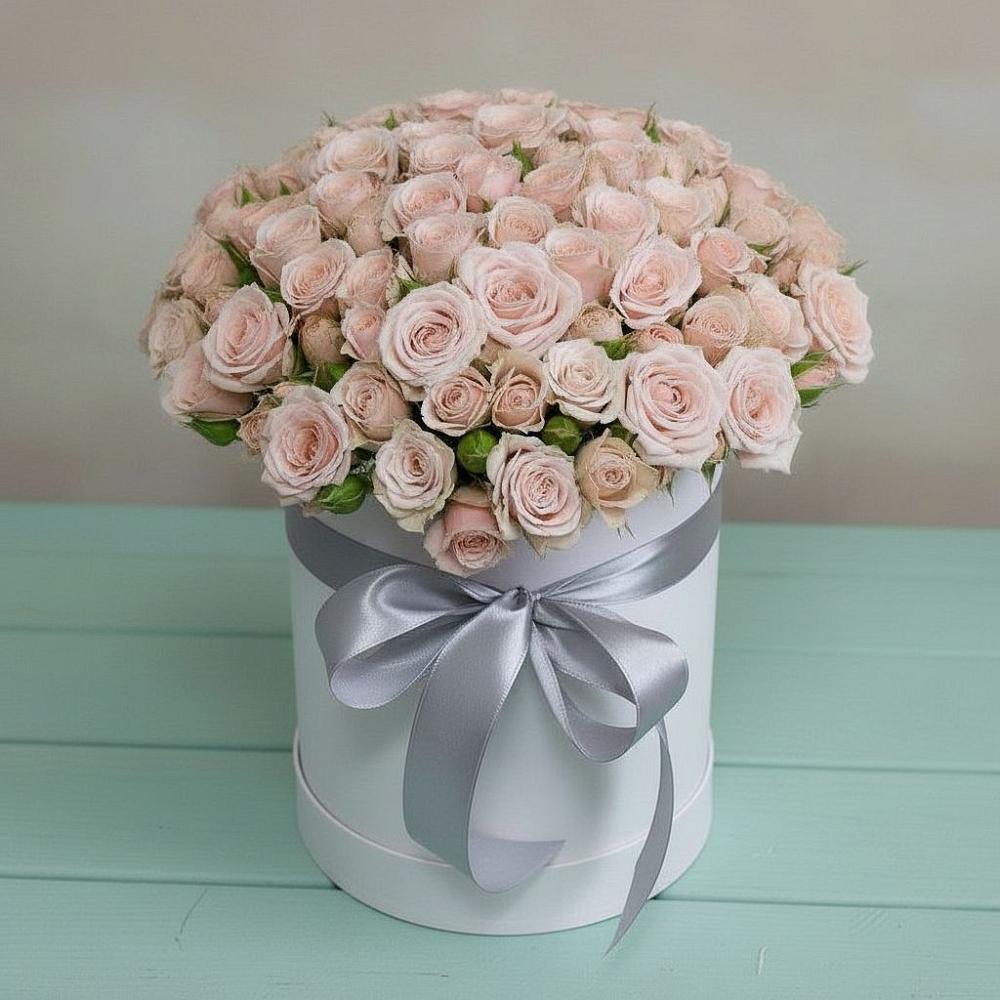 Цветочная композиция из Розы в шляпной коробке в Рождественской Хаве